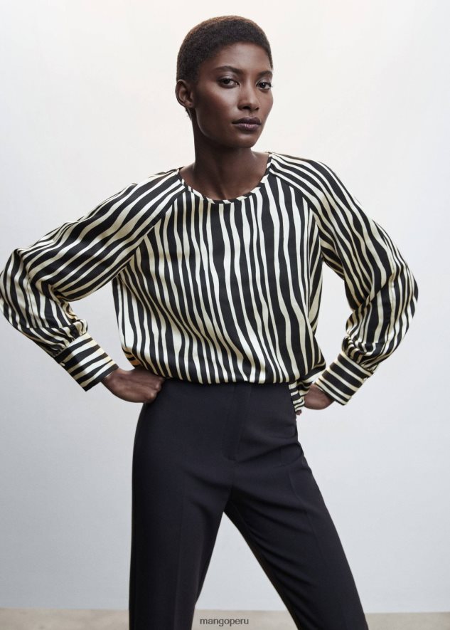 blusa con estampado animal blanquecino Mango mujer ropa TJF0T501